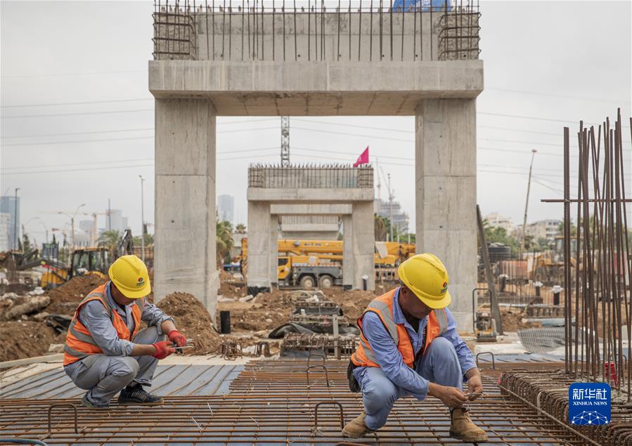 （國際·一周看天下）高溫下，特拉維夫輕軌建設(shè)正酣