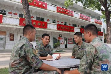 奮力實(shí)現(xiàn)建軍一百年奮斗目標(biāo) 打開強(qiáng)軍事業(yè)發(fā)展新局面——習(xí)近平主席出席軍隊領(lǐng)導(dǎo)干部會議時發(fā)表的重要講話在全軍部隊引起強(qiáng)烈反響