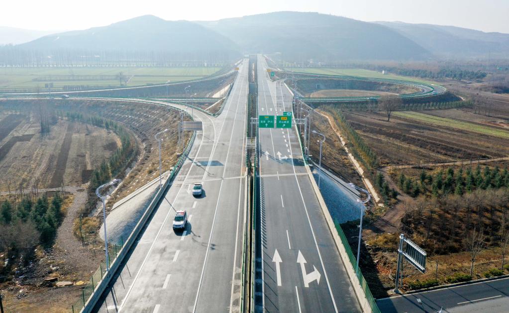 河南新伊高速建成通車