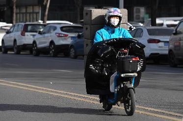 今年過年，開車回家！——“95后”騎手李文達成了年度“小目標(biāo)”