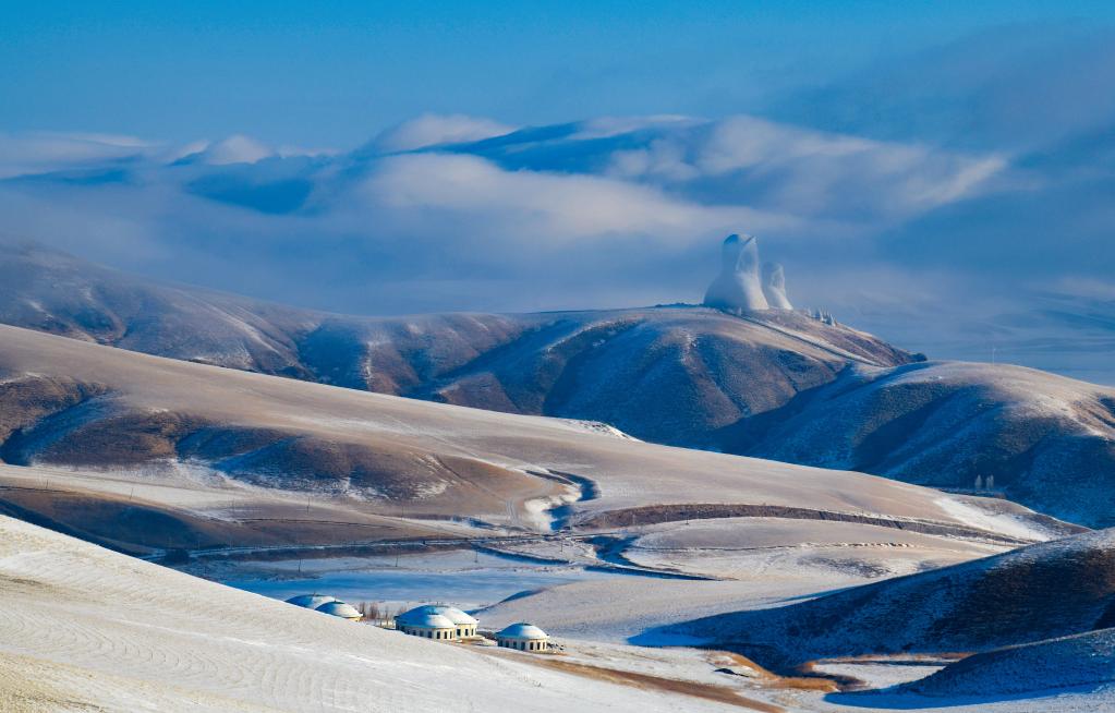 內(nèi)蒙古霍林郭勒：草原雪景美如畫