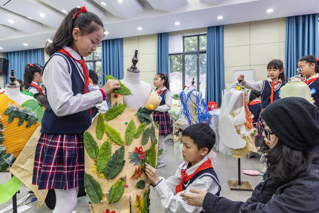 重慶：生態(tài)教育進(jìn)課堂 共為大地添新綠