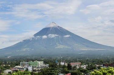 菲律賓最活躍火山噴巖漿