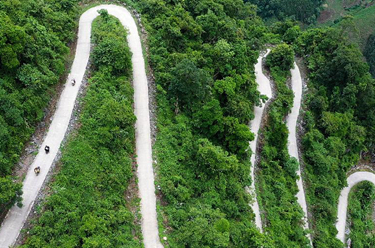 國道之行 從雪山奔向大海丨聽說過“龍拐路”嗎？這就是!