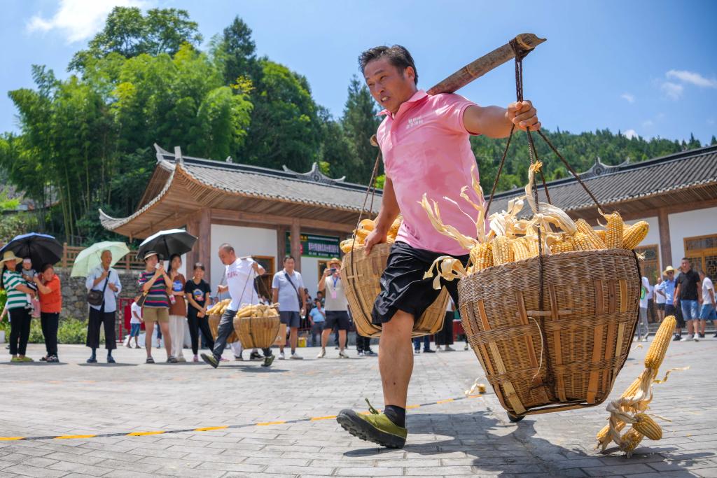 趣味運動會 引客進鄉(xiāng)村