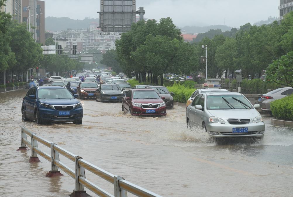 福州遭受特大暴雨侵襲