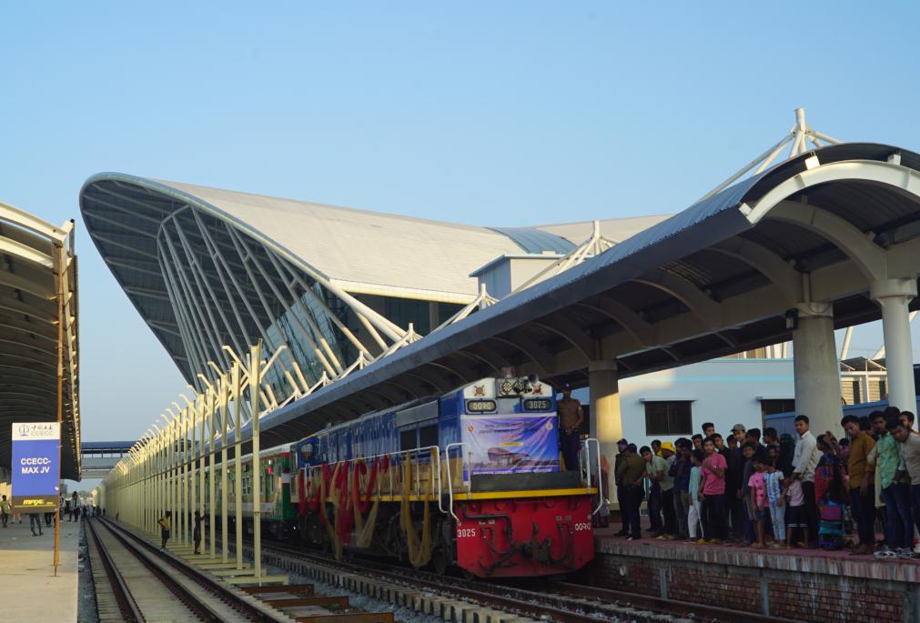 中企承建孟加拉國重要鐵路項(xiàng)目舉行通車儀式