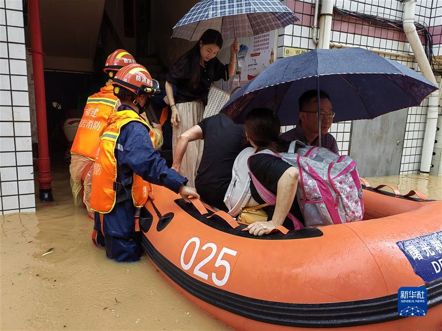 （新華全媒+·圖文互動）（1）南方強降雨致超警洪水 多地提升應急響應